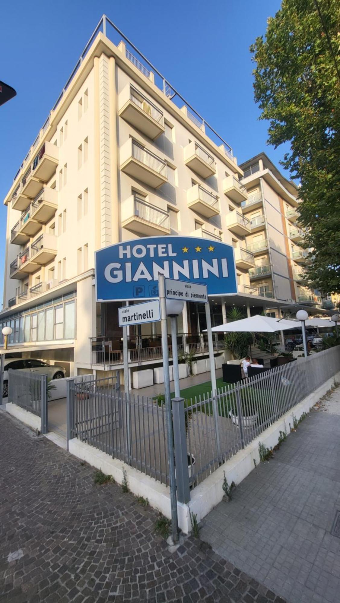 Hotel Giannini 里米尼 外观 照片